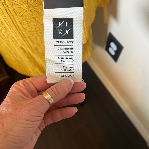 Boutique Gold Dress sz M - Picture 2 of 4